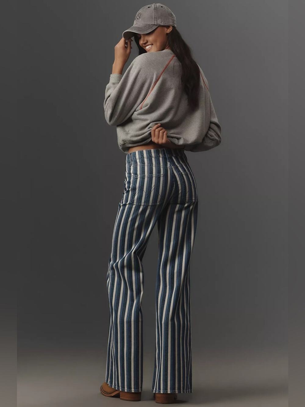 MOTHER The Patch Pocket Twister Sneak Mid-Rise Jeans